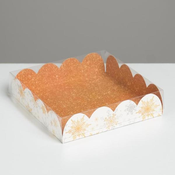 Коробка для десертов с прозрачной крышкой Снежинки, 13 х 13 х 3 см